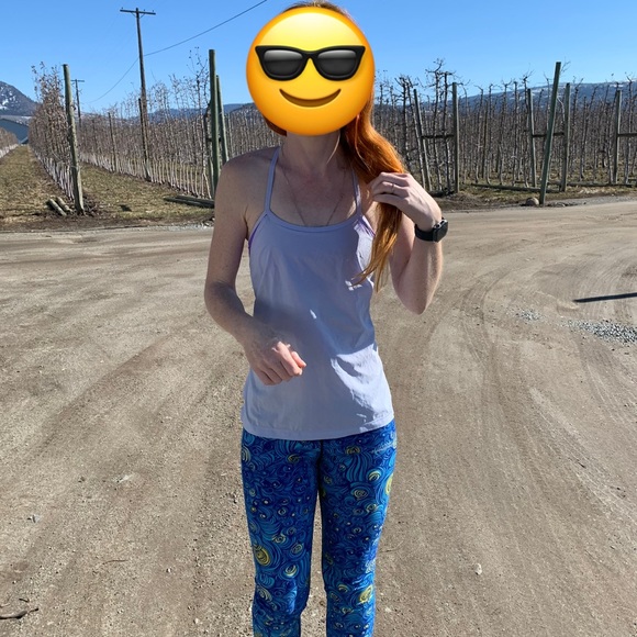 •Donated to Fire Evacuees• Super cute lululemon tank Sz 2 - Picture 4 of 13